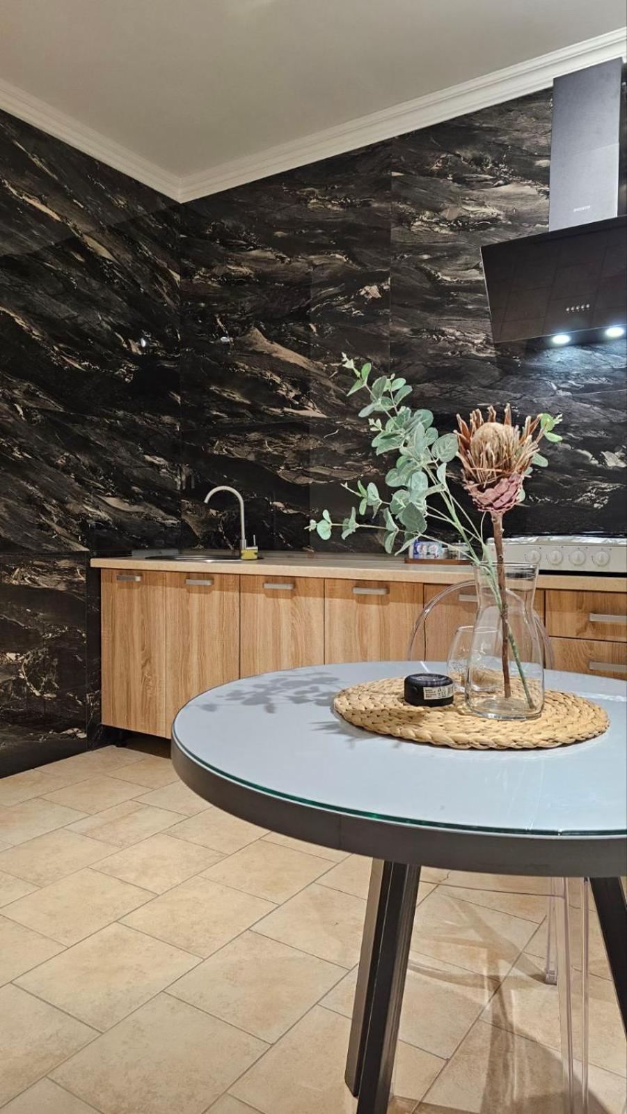 Black Room Apartment ムカチェヴォ エクステリア 写真