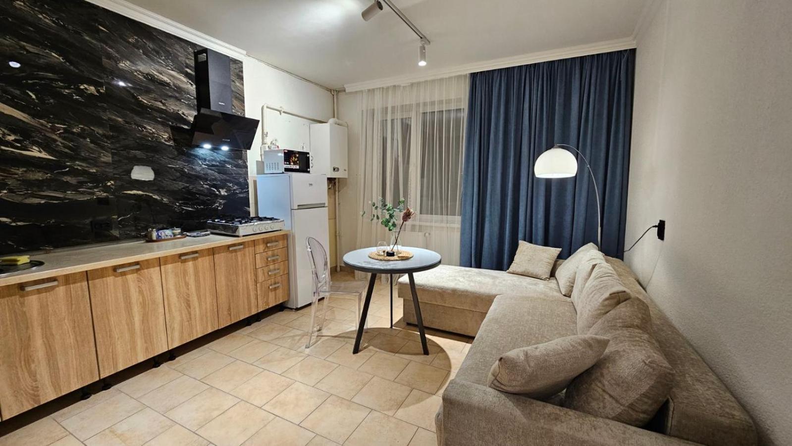 Black Room Apartment ムカチェヴォ エクステリア 写真